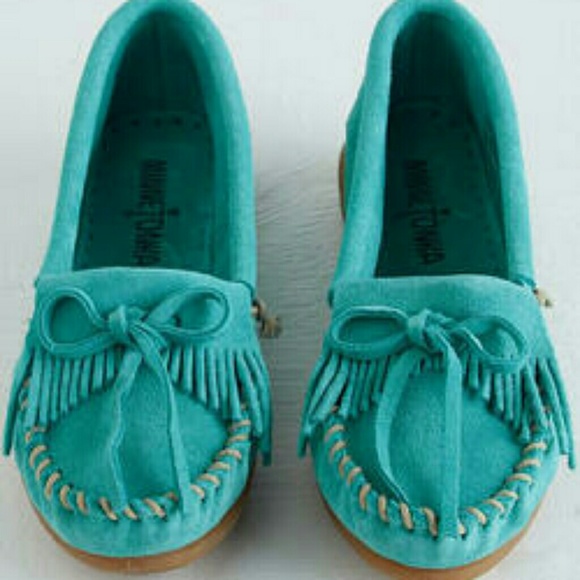 turquoise minnetonka moccasins